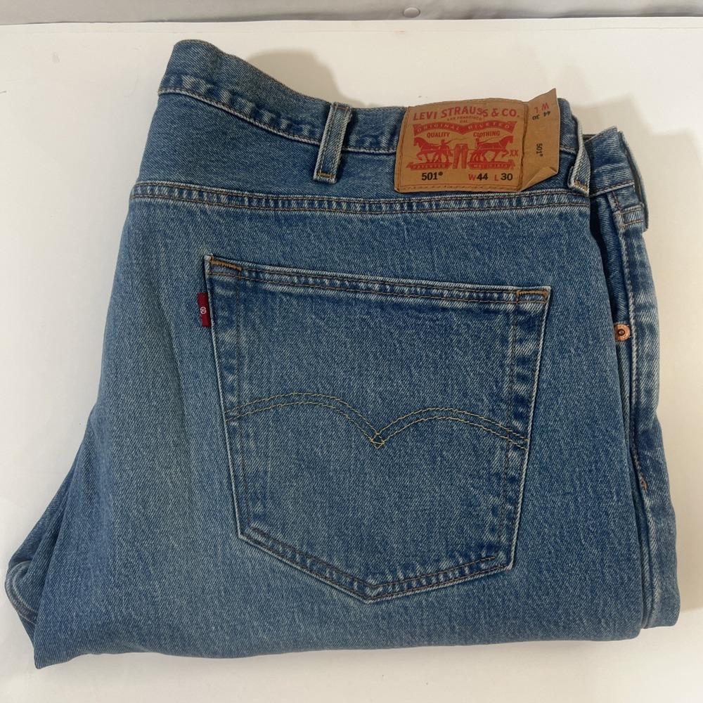 Levi's 501 Original Fit Jeans Men's Size 44x30 Blue Medium Wash Jeans CW-2223